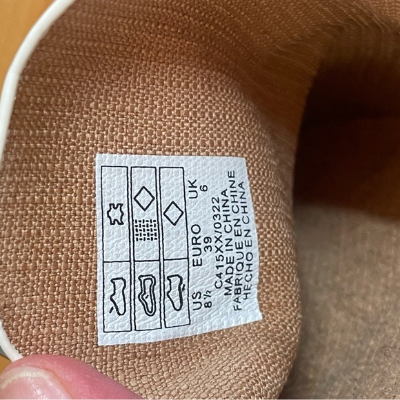 Kelsi Dagger Women's White Slip-On Mules with Chain Detail - Picture 10 of 10